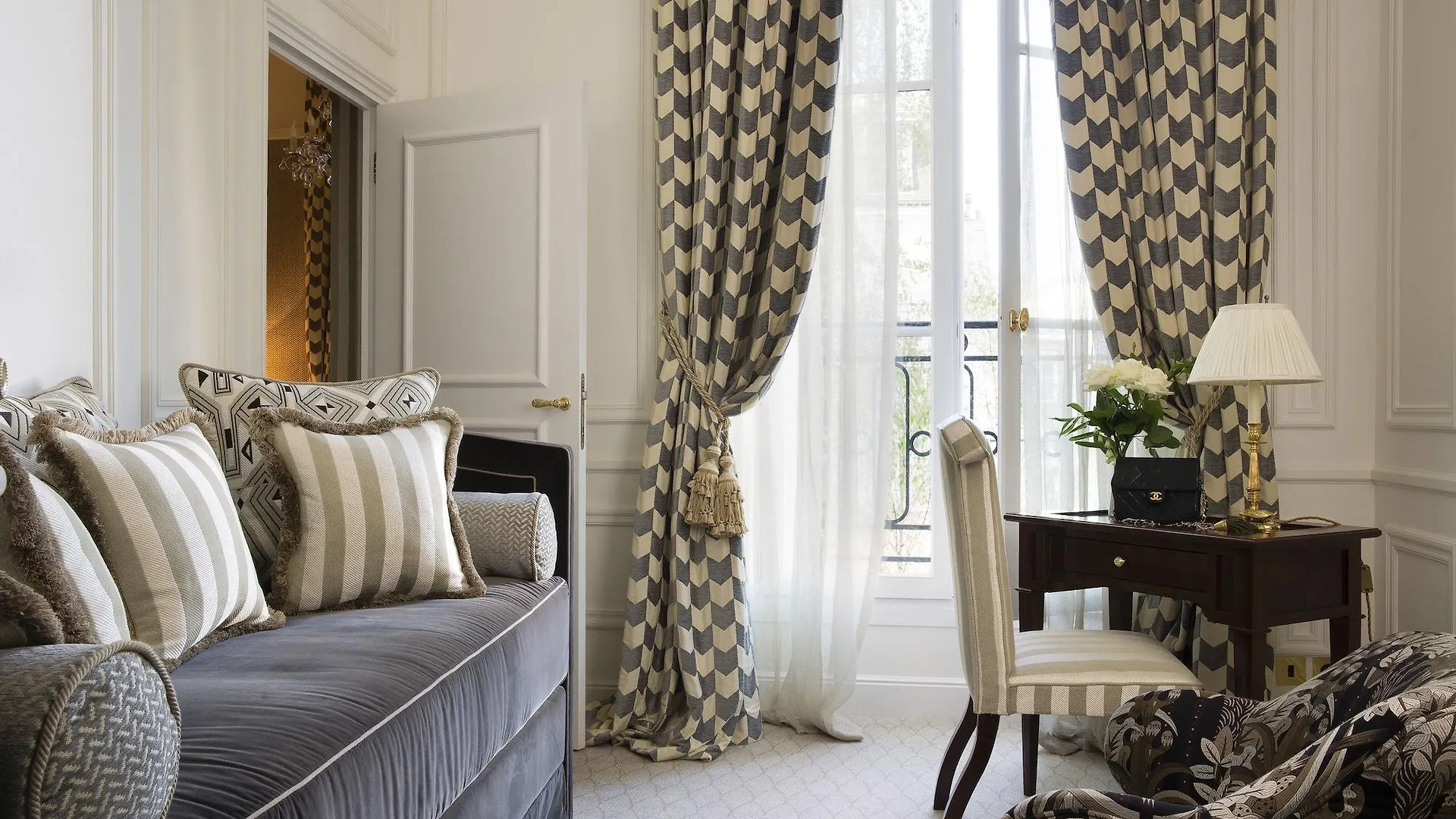 Hotel Relais Christine Paris
